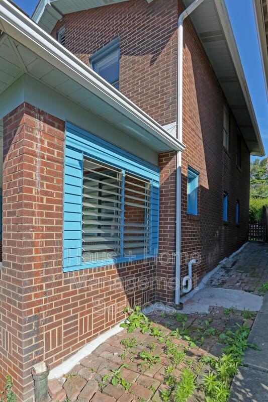 211 LENOX AVE