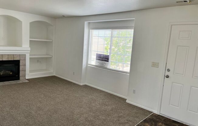 Upper 2 bed, 2 bath Condo on Leland