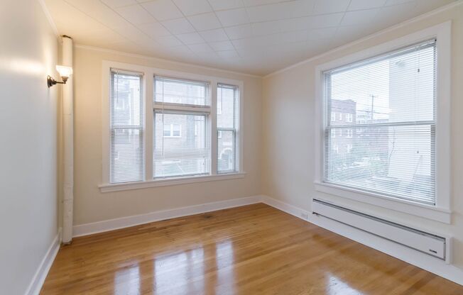 2 beds, 1 bath, 890 sqft, $2,850, Unit 15