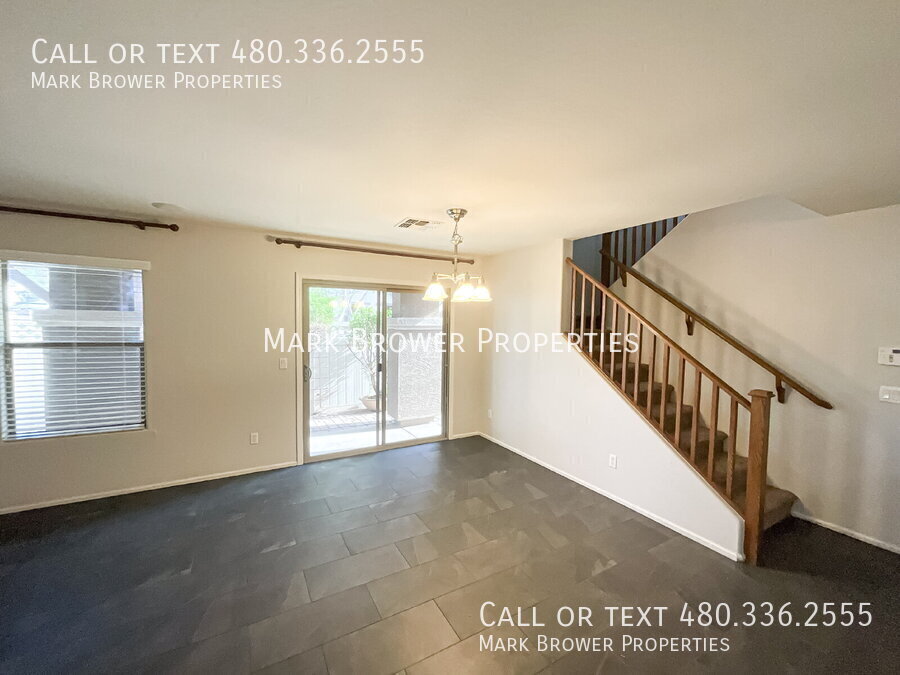 1073 S Hawk Lane