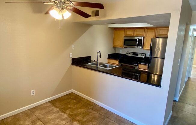 Phoenix 2 Bed 2 Bath Condo Near Airport and ASU!