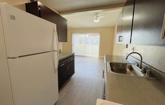 2 beds, 1 bath, 840 sqft, $1,595, Unit RO-28