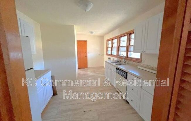 802 E 75 TERRACE