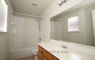 3 beds, 2 baths, $1,250, Unit Unit B