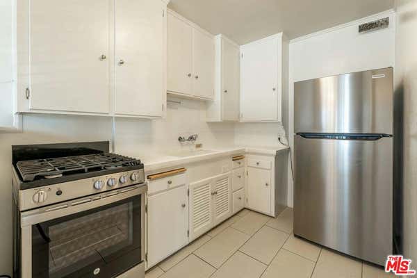 1 bed, 1 bath, 900 sqft, $2,850