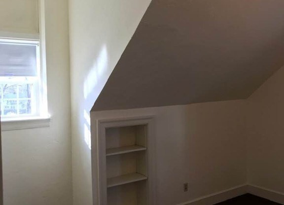 1 bed, 1 bath, 500 sqft, $1,800, Unit 11