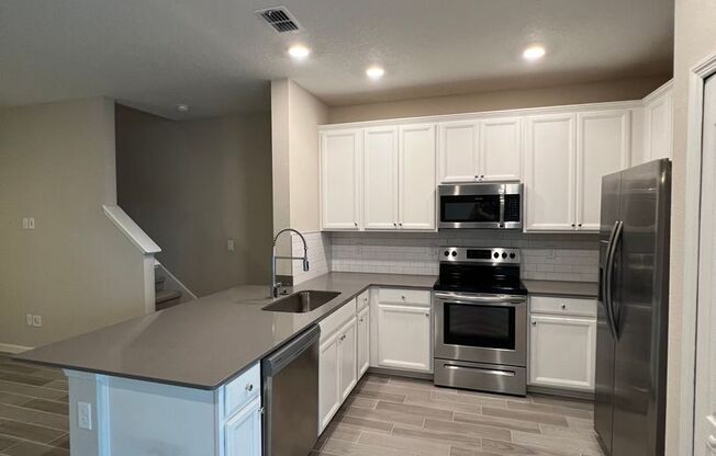 Newer Home just Minutes from Beach and Mayport Naval Station!