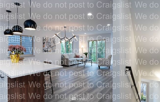 West Seattle - 3 Bedroom - 2.5 Bathroom w/ AC!