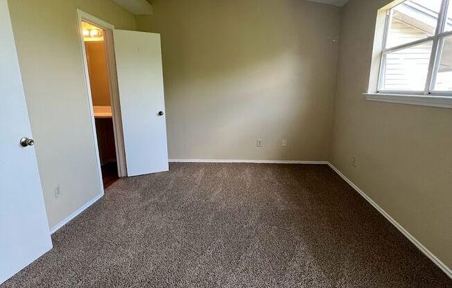 2 beds, 2.5 baths, $1,400