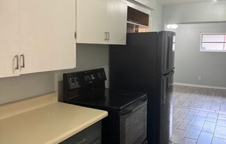 3 beds, 2 baths, $1,295