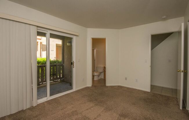 3 bedroom townhome located In Rancho Carrillo!