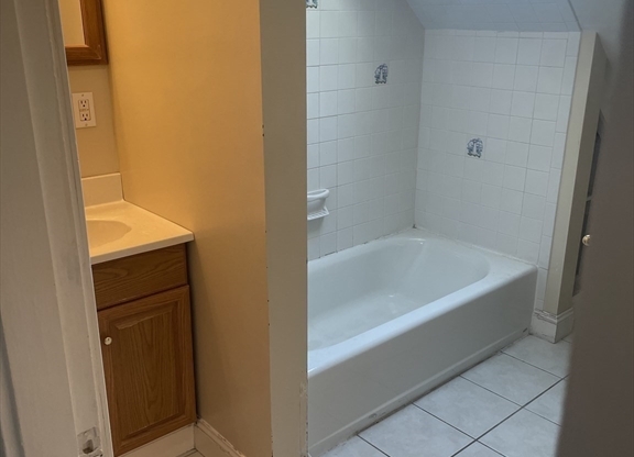 1 bed, 1 bath, 600 sqft, $1,700, Unit 3