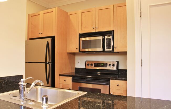 2 beds, 1 bath, 760 sqft, $3,400, Unit 112