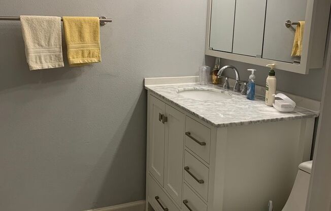 2 beds, 2.5 baths, $2,300, Unit # 213
