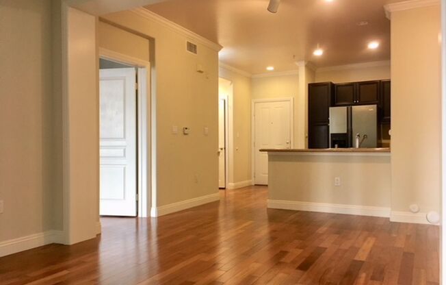Watermarke: Lower 1 Bed 1 Bath Condo,