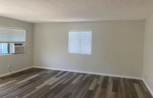 2 beds, 1 bath, $1,450, Unit 21340-A