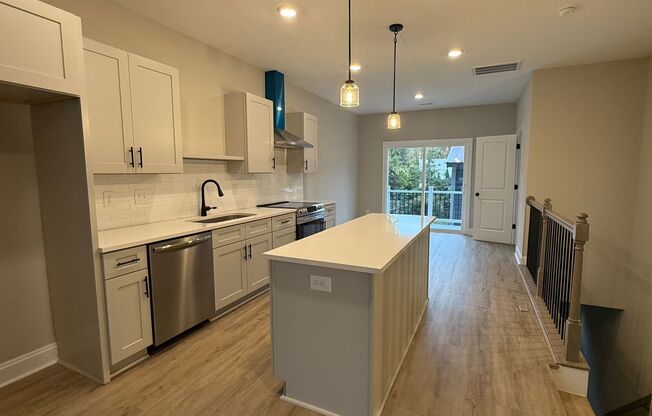 Brand New 3 level townhouse close to Uptown