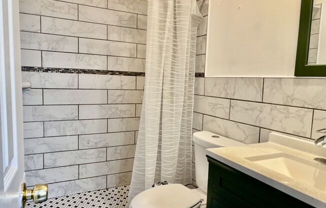 2 beds, 1 bath, 964 sqft, $1,400, Unit #3