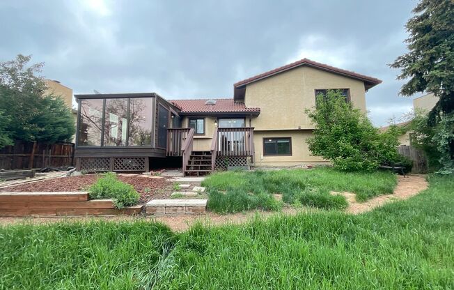 3 Bedroom Home Available Near Research Pkwy & Rangewood Dr!