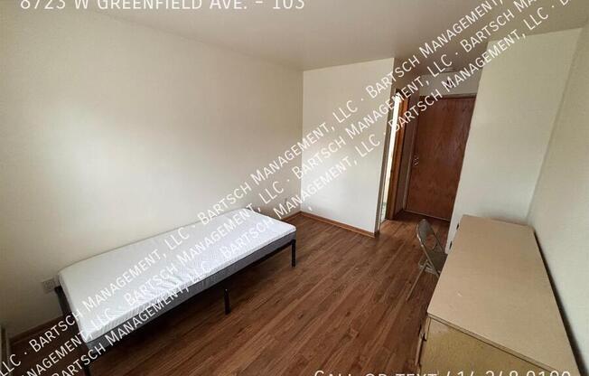 8723 W GREENFIELD AVE