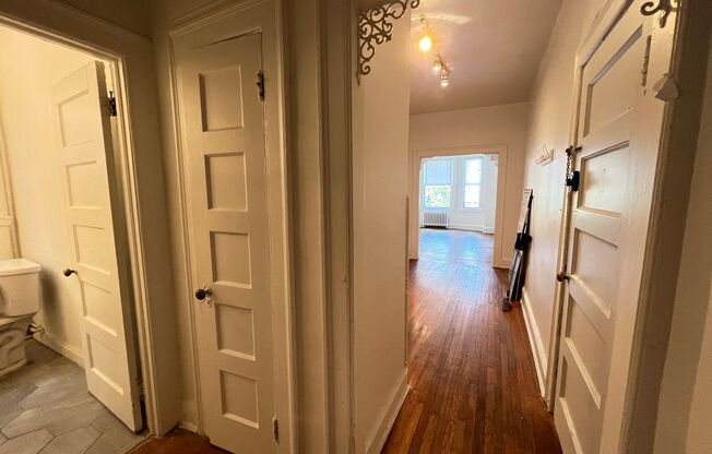 3 beds, 1 bath, 1,000 sqft, $2,100, Unit 3029 N. Calvert St. D3