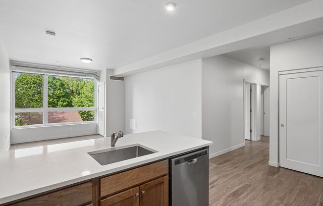 3 beds, 2 baths, 1,312 sqft, $1,975, Unit 207