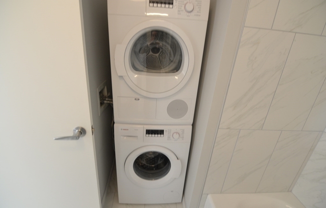 1 bed, 1 bath, 660 sqft, $4,000, Unit 1026