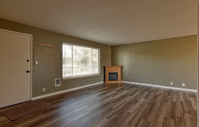 2 beds, 1 bath, $1,750
