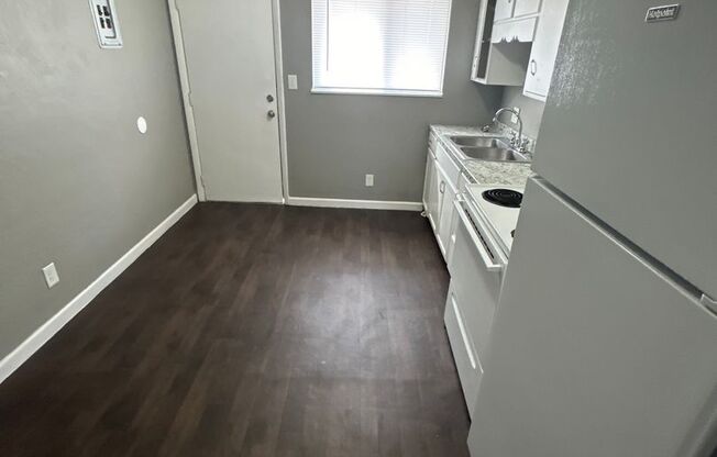 2 beds, 1 bath, 750 sqft, $1,170, Unit B10 1007 14