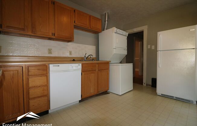 6 beds, 3 baths, $2,000, Unit 1