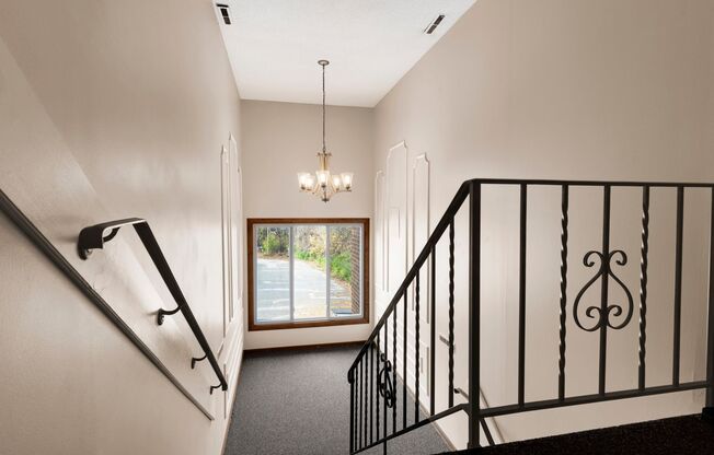 2 beds, 1 bath, 810 sqft, $1,049, Unit 4211-11