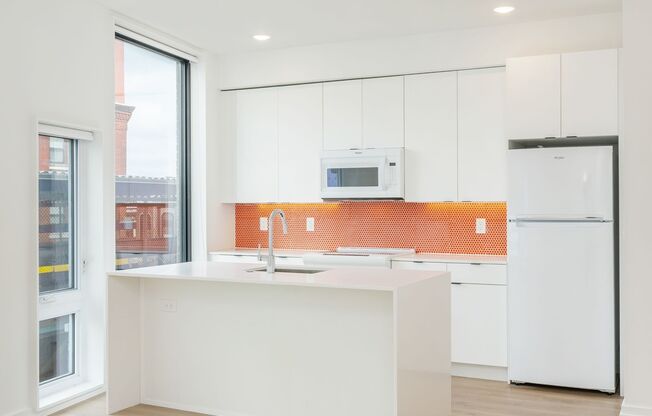 1 bed, 1 bath, 611 sqft, $1,595, Unit N-401