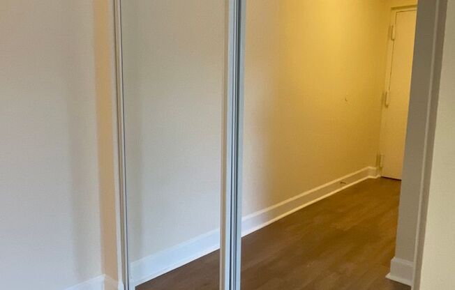 2 beds, 2 baths, 1,000 sqft, $1,975, Unit 14210 #302