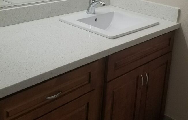 1 bed, 1 bath, 704 sqft, $1,425, Unit 16