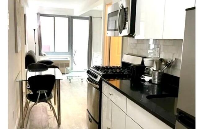 2 beds, 1 bath, $5,395, Unit 2D