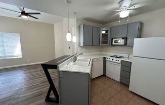 2 beds, 1 bath, $1,300