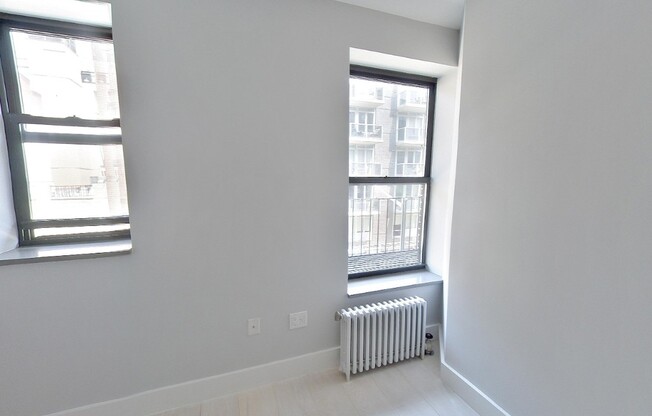 4 beds, 2 baths, $8,995, Unit 3G
