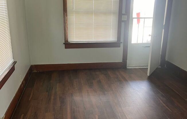 2 beds, 1 bath, $650