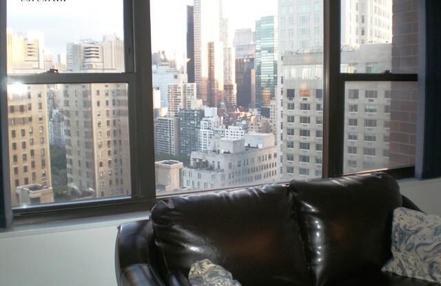 1 bed, 1.5 baths, 900 sqft, $5,700, Unit 31B