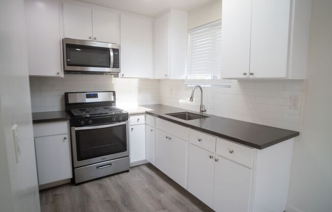 2 beds, 2 baths, 850 sqft, $2,800, Unit 102
