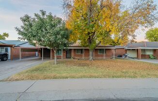 Fully Furnished 3 Bed 2 Bath & Garage in North Central Phoenix