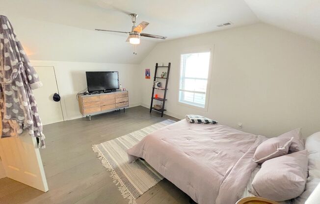 2 beds, 2 baths, 1,066 sqft, $2,100, Unit Unit A