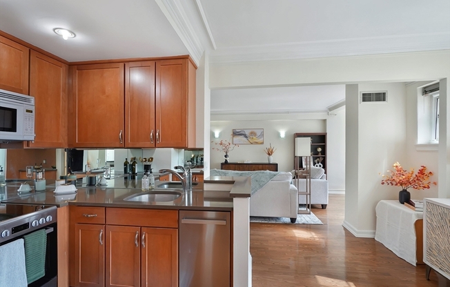 1 bed, 1 bath, 764 sqft, $3,500, Unit B801