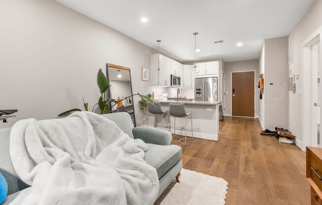 Stunning 1 BR/1 BA Condo in Adams Morgan!