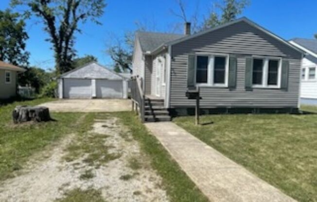 2 Bedroom, 1 bath home in quiet neighborhood