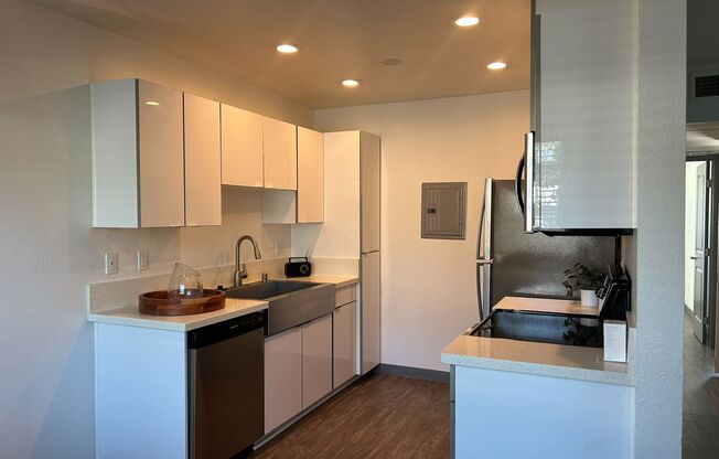 2 beds, 1 bath, 950 sqft, $2,945, Unit D025