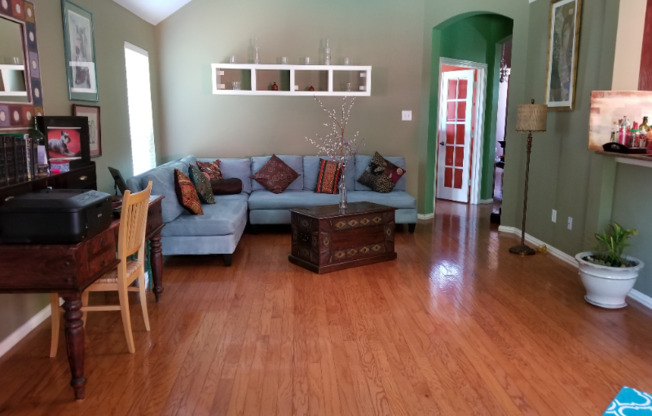 1527 HAMILTON DR