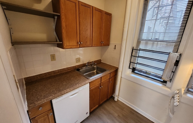 1 bed, 1 bath, 550 sqft, $2,595, Unit 9