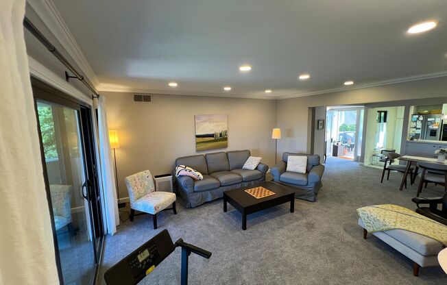 2 Bed 2 Bath In Rossmoor (Furnishings Included)