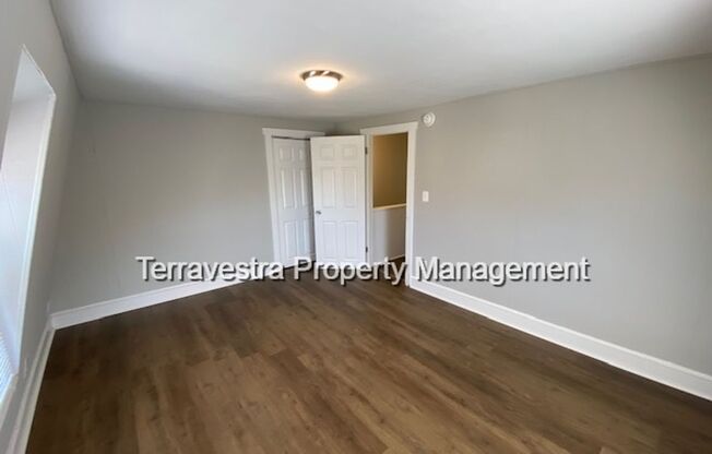 3 beds, 1 bath, $1,550, Unit Unit 2